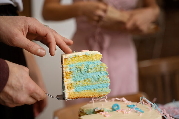34 Country-Specific Habits That Are Completely Normal To Locals But Confusing To Everyone Else