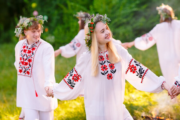 34 Country-Specific Habits That Are Completely Normal To Locals But Confusing To Everyone Else