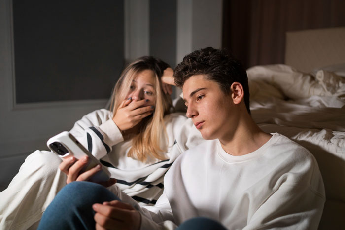 Stepdad Plants Spy Cam In 21YO’s Room, She’s Devastated As Mom Still Stays With The Guy
