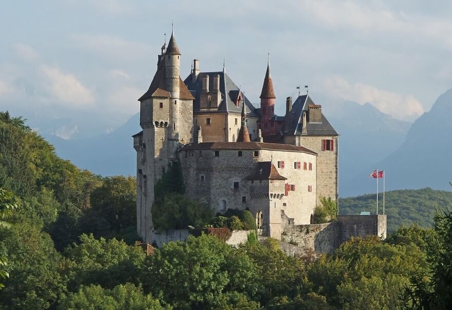 If These 49 Castles Don’t Make You Believe In Fairytales, Nothing Ever Will
