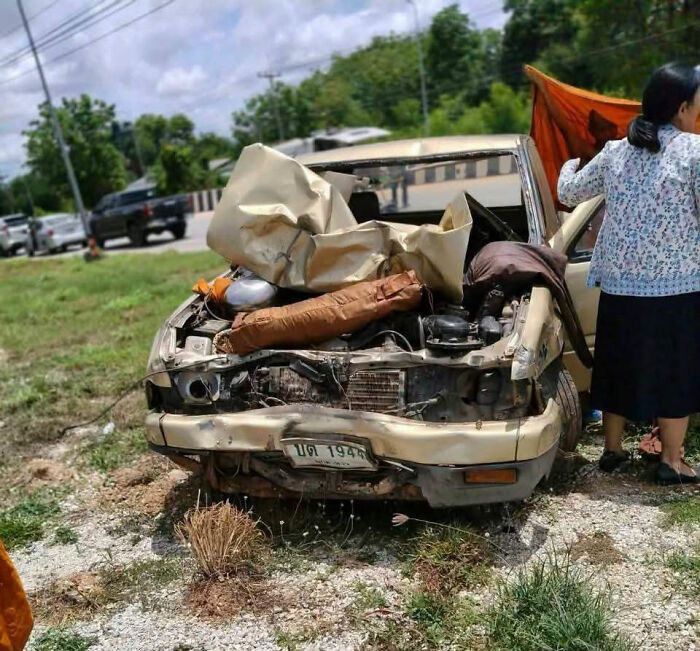 8 Buddhist Monks Lose Their Lives And Dozens More Are Injured After 11YO Boy Rams Them With Dad’s Pickup Truck 8 Buddhist Monks Lose Their Lives And Dozens More Are Injured After 11YO Boy Rams Them With Dad’s Pickup Truck
