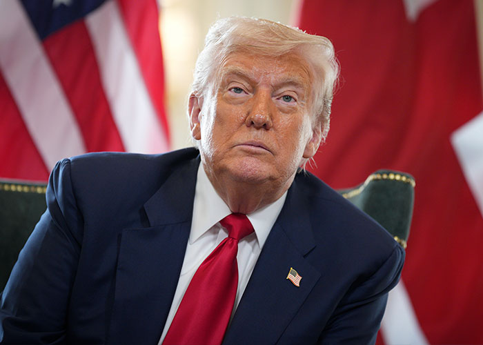 Trump Posts Unhinged Video With Him As A Doctor Diagnosing Different Celebrities With Derangement Syndrome Trump Posts Unhinged Video With Him As A Doctor Diagnosing Different Celebrities With Derangement Syndrome