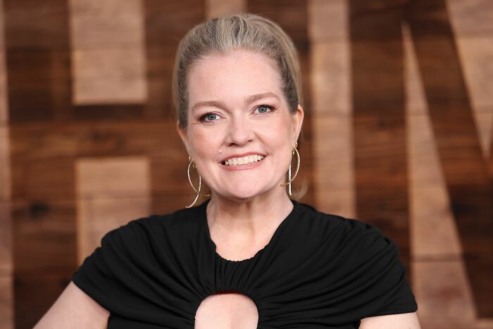 “Cancel It Immediately!”: Colleen Hoover Faces Brutal Backlash Over Shocking New Amazon Deal As Fans Expose Her Dark Past “Cancel It Immediately!”: Colleen Hoover Faces Brutal Backlash Over Shocking New Amazon Deal As Fans Expose Her Dark Past