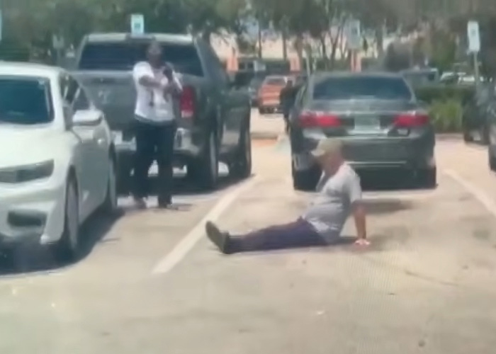 Disturbing Walmart Parking Lot Video Shows Army Veteran’s Horrific End After Furious Dispute With Woman Disturbing Walmart Parking Lot Video Shows Army Veteran’s Horrific End After Furious Dispute With Woman