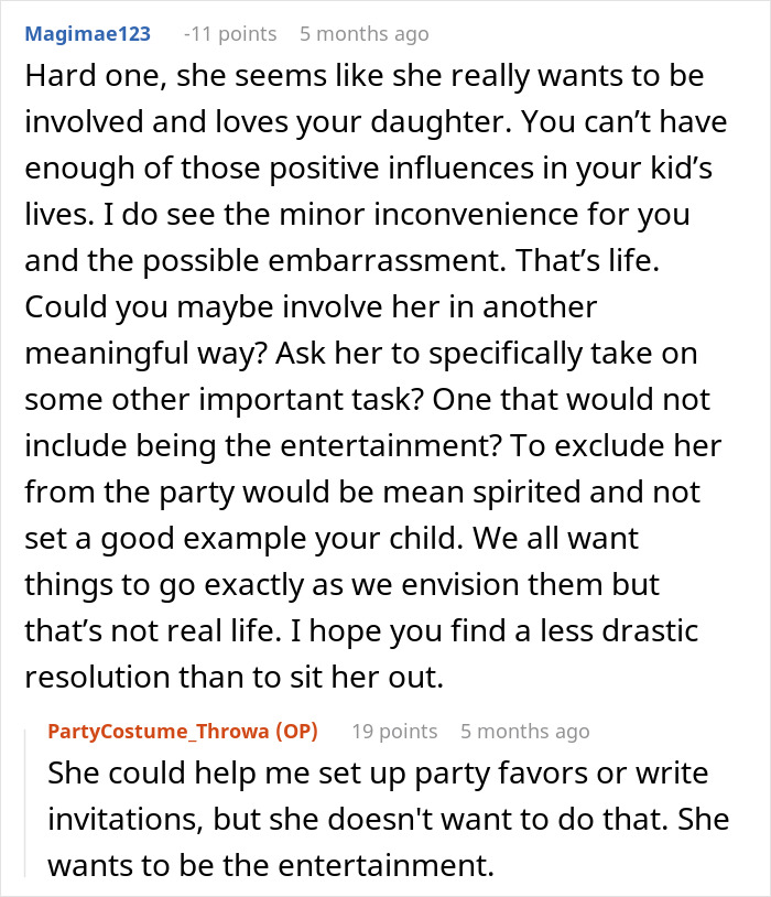 Stepmom Dresses Up As K-Pop Character To Hijack Kid’s Birthday, Gets Banned From Future Parties Stepmom Dresses Up As K-Pop Character To Hijack Kid’s Birthday, Gets Banned From Future Parties
