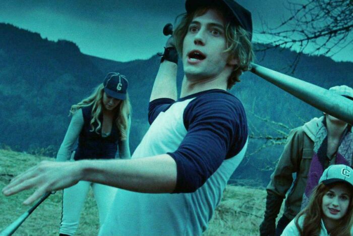 People Are Sharing Nonsensical Movie Details And These 64 Are The Most Hilarious Ones (New Pics) People Are Sharing Nonsensical Movie Details And These 64 Are The Most Hilarious Ones (New Pics)