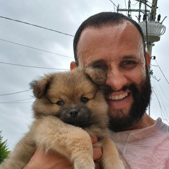 This Kind Mailman Stops To Befriend Dogs During His Deliveries, And It Might Melt Your Heart (24 New Pics) This Kind Mailman Stops To Befriend Dogs During His Deliveries, And It Might Melt Your Heart (24 New Pics)
