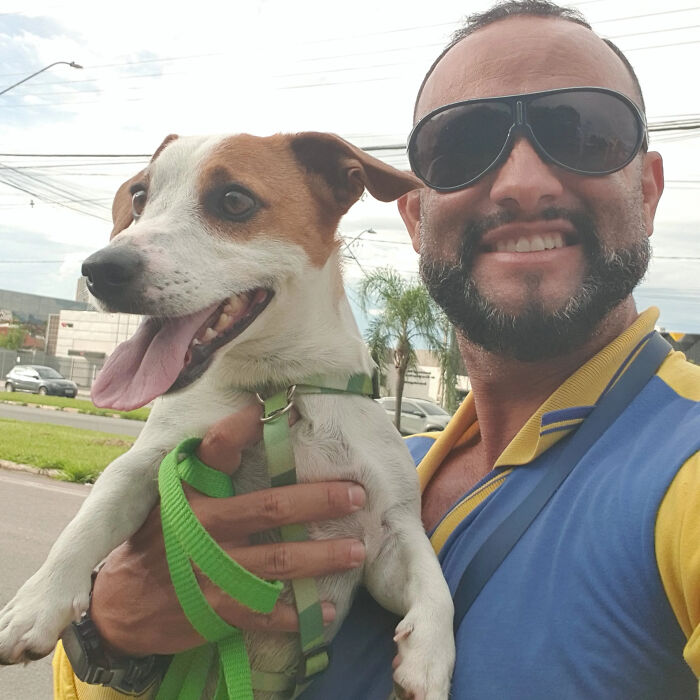 This Kind Mailman Stops To Befriend Dogs During His Deliveries, And It Might Melt Your Heart (24 New Pics) This Kind Mailman Stops To Befriend Dogs During His Deliveries, And It Might Melt Your Heart (24 New Pics)