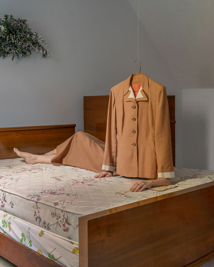 This Photographer Creates Surreal Images Where Everyday Places Start To Feel Uncanny (34 Pics) This Photographer Creates Surreal Images Where Everyday Places Start To Feel Uncanny (34 Pics)