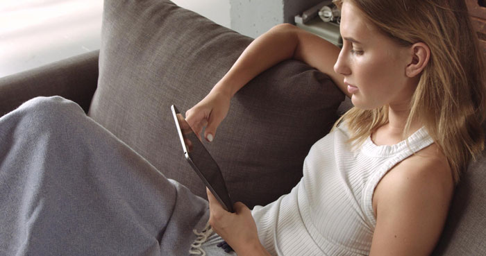 Woman Gives Kindle Away, Regrets It After A Decade, Demands It Back But Gets A Paperweight Instead Woman Gives Kindle Away, Regrets It After A Decade, Demands It Back But Gets A Paperweight Instead