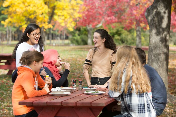 “Doesn’t Mean They Dislike You”: 47 Misunderstandings That Might Arise Between Locals And Foreigners “Doesn’t Mean They Dislike You”: 47 Misunderstandings That Might Arise Between Locals And Foreigners