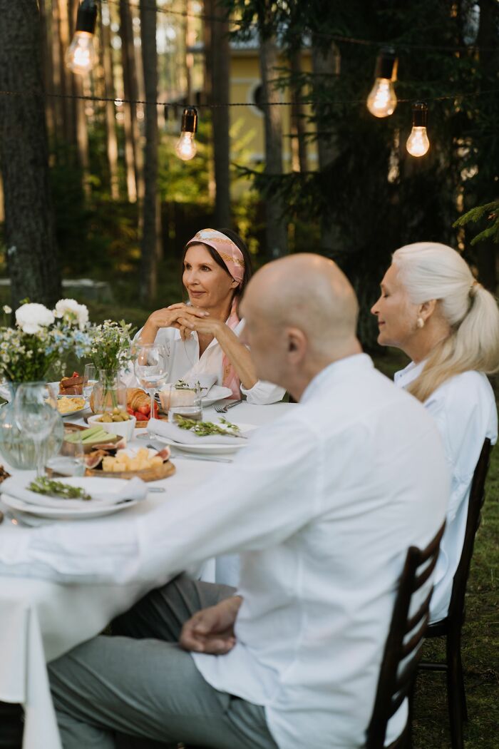 “Doesn’t Mean They Dislike You”: 47 Misunderstandings That Might Arise Between Locals And Foreigners “Doesn’t Mean They Dislike You”: 47 Misunderstandings That Might Arise Between Locals And Foreigners