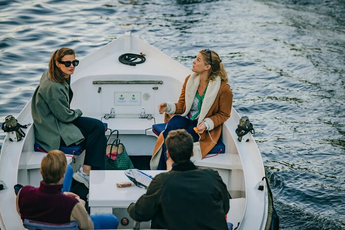 “Doesn’t Mean They Dislike You”: 47 Misunderstandings That Might Arise Between Locals And Foreigners “Doesn’t Mean They Dislike You”: 47 Misunderstandings That Might Arise Between Locals And Foreigners