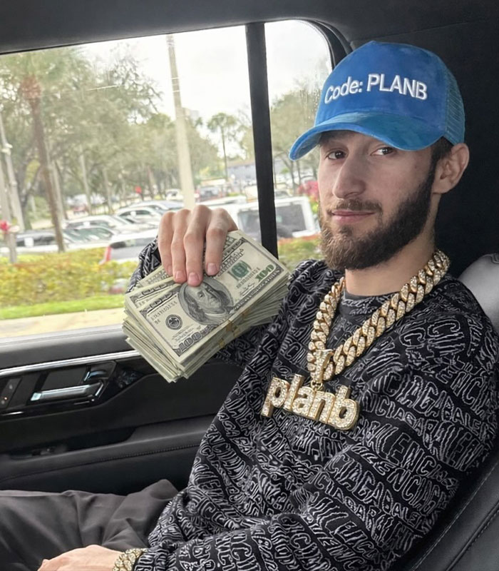 Bonnie Blue Back In Spotlight After Baby Shower Scandal As 1000th Man From “Crazy” Event Speaks Out Bonnie Blue Back In Spotlight After Baby Shower Scandal As 1000th Man From “Crazy” Event Speaks Out