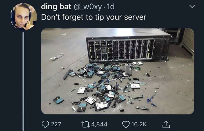 If You Think You’re Having A Bad Day, Spare A Thought For These 88 Poor Tech Support Workers (New Pics)