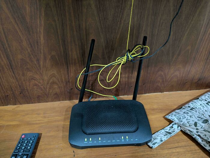 If You Think You’re Having A Bad Day, Spare A Thought For These 88 Poor Tech Support Workers (New Pics)