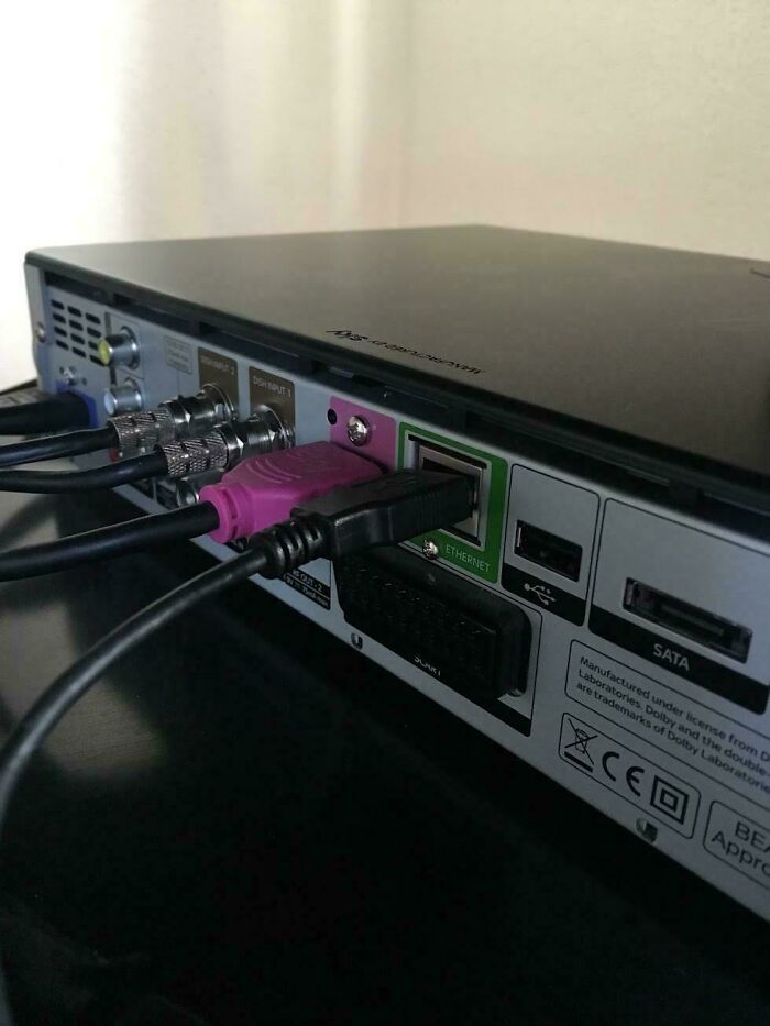 If You Think You’re Having A Bad Day, Spare A Thought For These 88 Poor Tech Support Workers (New Pics)