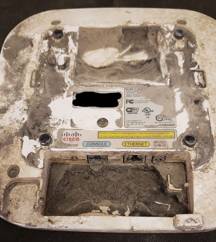 If You Think You’re Having A Bad Day, Spare A Thought For These 88 Poor Tech Support Workers (New Pics)