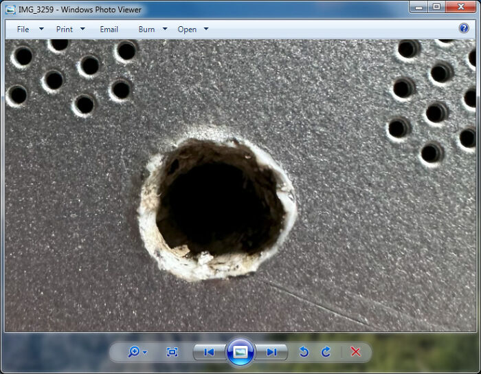 If You Think You’re Having A Bad Day, Spare A Thought For These 88 Poor Tech Support Workers (New Pics)
