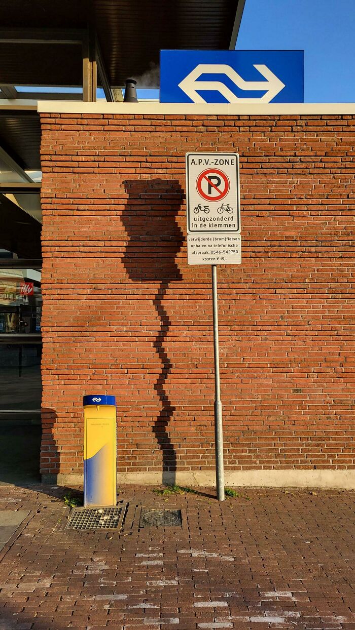 &ldquo;Did I Jump Timelines?&rdquo;: 80 Glitches In The Matrix Caught In Real Life