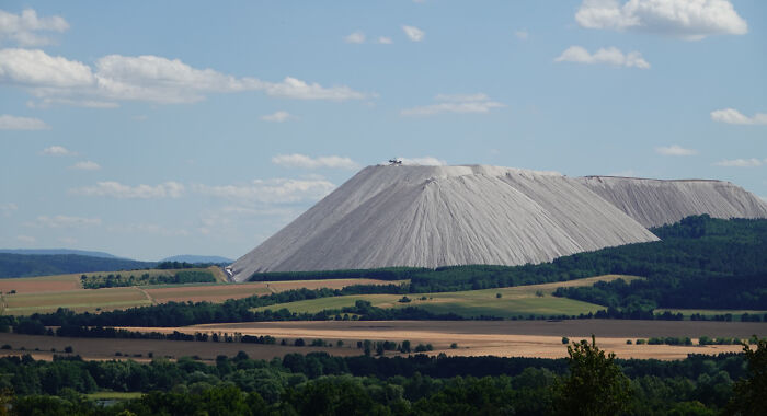 91 Pics That Show Why Extremely Large Things Can Be So Scary And Eerie (New Pics) 91 Pics That Show Why Extremely Large Things Can Be So Scary And Eerie (New Pics)