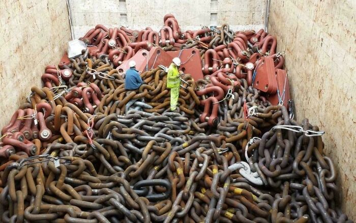 91 Pics That Show Why Extremely Large Things Can Be So Scary And Eerie (New Pics) 91 Pics That Show Why Extremely Large Things Can Be So Scary And Eerie (New Pics)