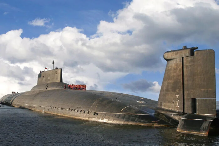 91 Pics That Show Why Extremely Large Things Can Be So Scary And Eerie (New Pics) 91 Pics That Show Why Extremely Large Things Can Be So Scary And Eerie (New Pics)