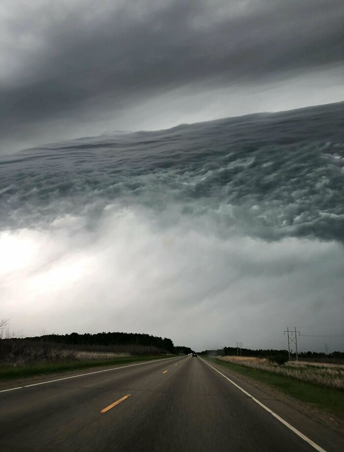 91 Pics That Show Why Extremely Large Things Can Be So Scary And Eerie (New Pics) 91 Pics That Show Why Extremely Large Things Can Be So Scary And Eerie (New Pics)