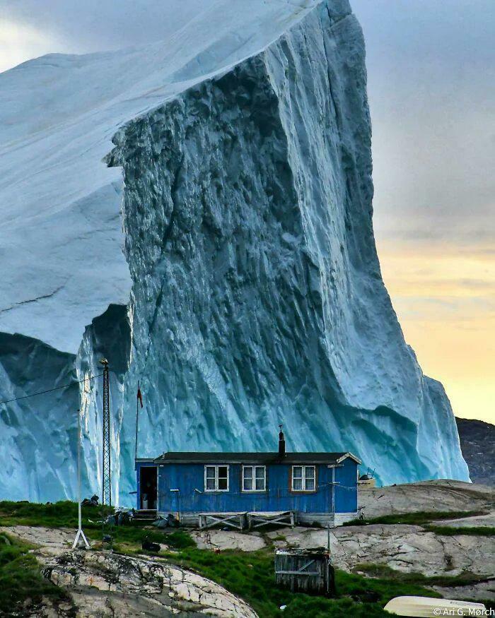 91 Pics That Show Why Extremely Large Things Can Be So Scary And Eerie (New Pics) 91 Pics That Show Why Extremely Large Things Can Be So Scary And Eerie (New Pics)