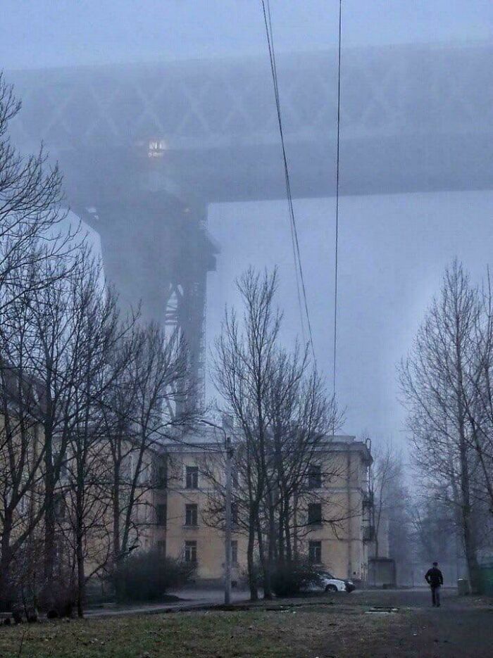 91 Pics That Show Why Extremely Large Things Can Be So Scary And Eerie (New Pics) 91 Pics That Show Why Extremely Large Things Can Be So Scary And Eerie (New Pics)