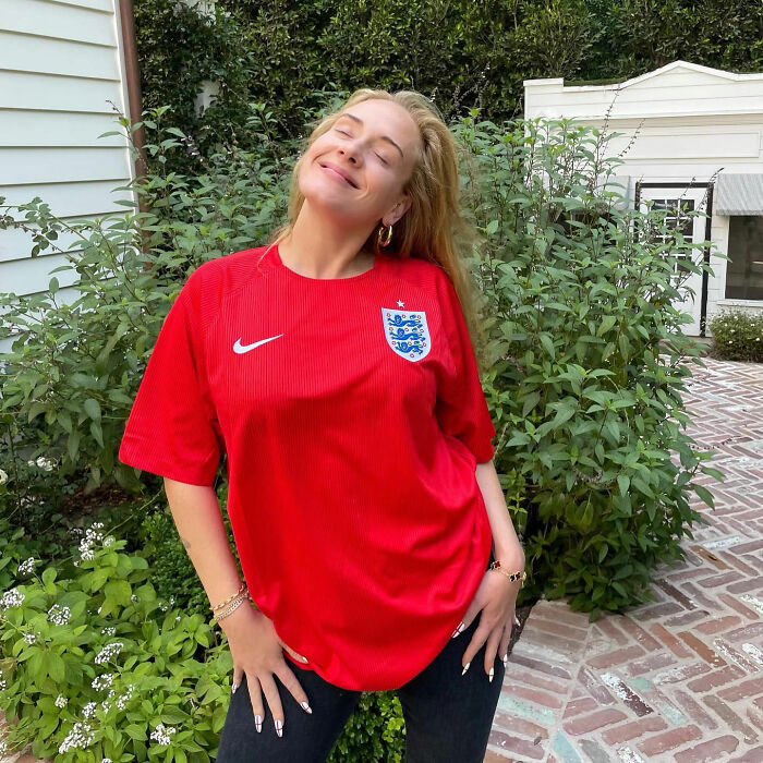 Adele’s Appearance Becomes Latest Heated Topic Of Discussion After She’s Spotted In Public Adele’s Appearance Becomes Latest Heated Topic Of Discussion After She’s Spotted In Public