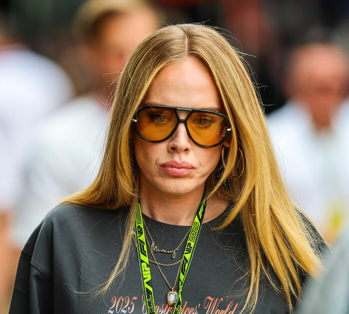 Adele’s Appearance Becomes Latest Heated Topic Of Discussion After She’s Spotted In Public Adele’s Appearance Becomes Latest Heated Topic Of Discussion After She’s Spotted In Public