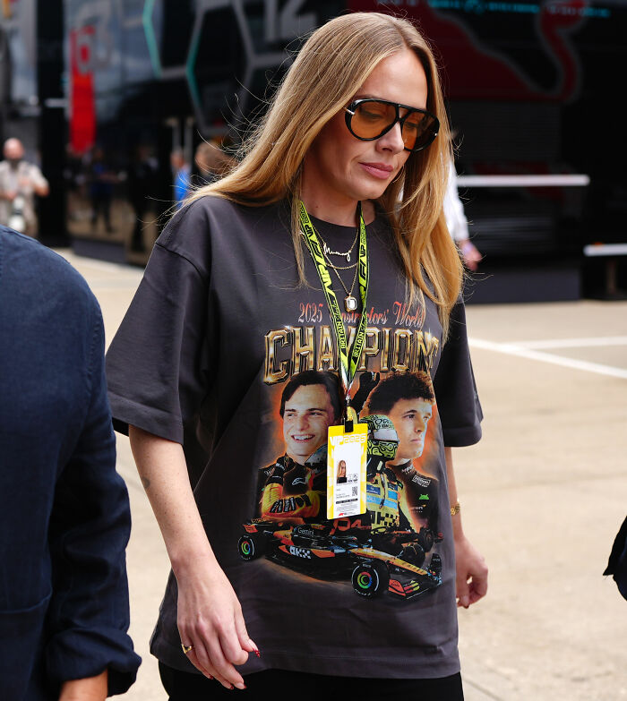 Adele’s Appearance Becomes Latest Heated Topic Of Discussion After She’s Spotted In Public Adele’s Appearance Becomes Latest Heated Topic Of Discussion After She’s Spotted In Public