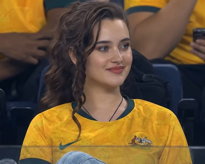“Unrecognizable” Former Netflix Star Goes Viral At World Cup Match As Fans Notice Details That Don’t Add Up