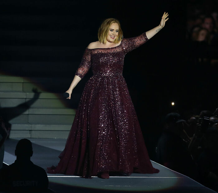 Plastic Surgeon Intervenes After Adele’s Appearance At Rare Public Outing Turns Into Viral Discussion Plastic Surgeon Intervenes After Adele’s Appearance At Rare Public Outing Turns Into Viral Discussion