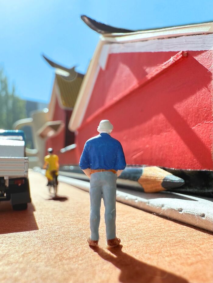 Artist Derrick Lin Turns His Office Desk Into Intricate Diorama Sets (36 New Pics)