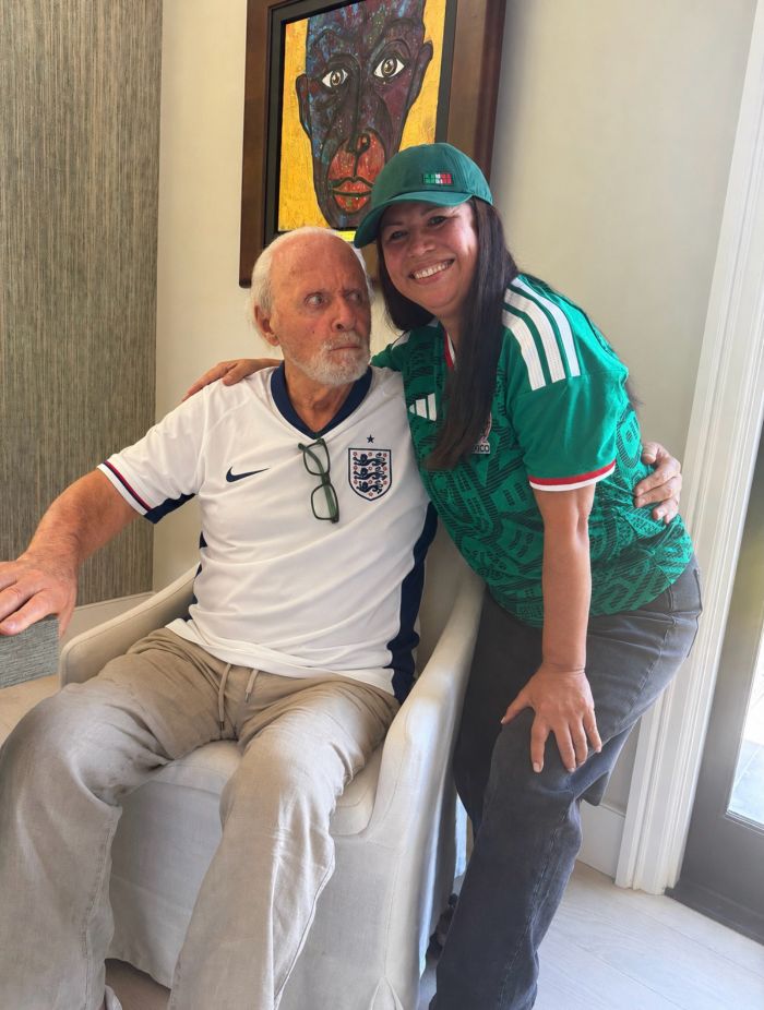 Anthony Hopkins’ Unrecognizable Look In New World Cup Photo Sparks Fan Uproar After They Notice Controversial Detail