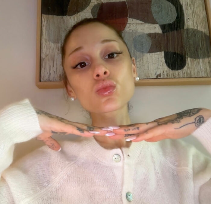 Doctor Issues Urgent Warning After Ariana Grande Is Linked To Harmful Practice By Concerned Fans Doctor Issues Urgent Warning After Ariana Grande Is Linked To Harmful Practice By Concerned Fans