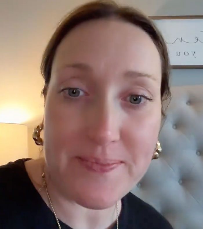 Woman Reveals She Removed Her Painful Breast Implants, And What Was Discovered Inside Left Her Speechless Woman Reveals She Removed Her Painful Breast Implants, And What Was Discovered Inside Left Her Speechless