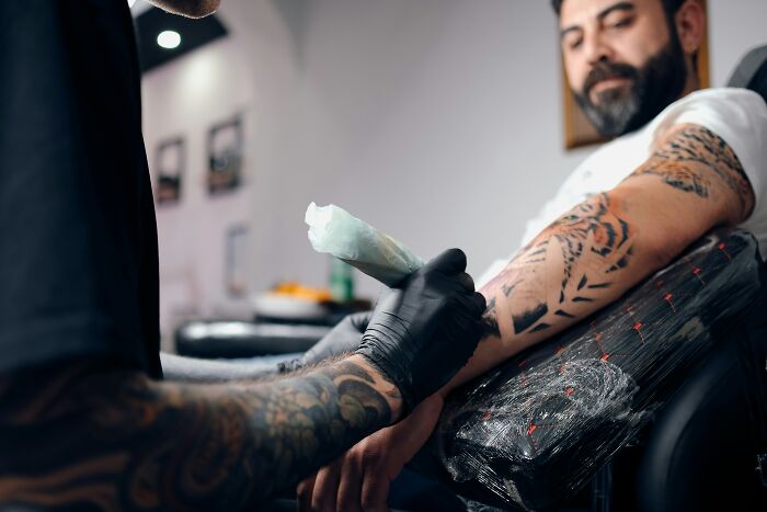 “Didn’t Notice For Months”: 20 Times Tattoo Artists Made Permanent Spelling Errors On Clients