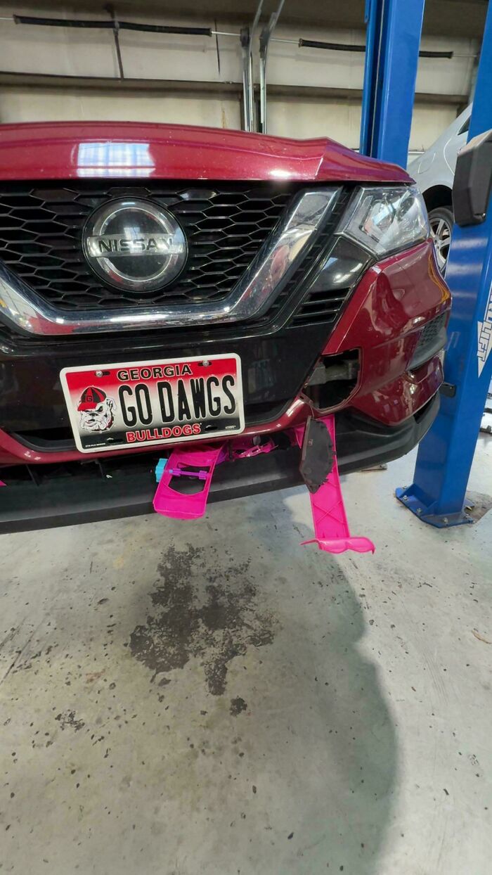 99 Times Car Mechanics Had To Take Pics Of What They Were Dealing With So Others Would Believe Them (New Pics) 99 Times Car Mechanics Had To Take Pics Of What They Were Dealing With So Others Would Believe Them (New Pics)