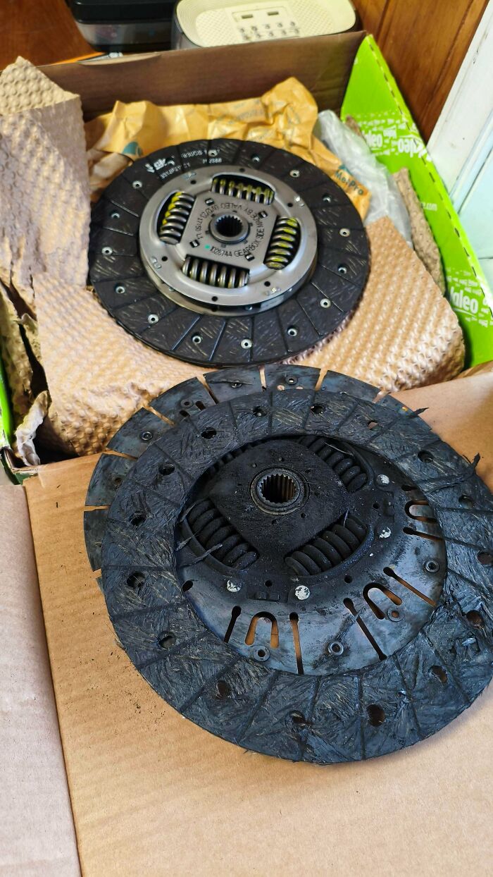 99 Times Car Mechanics Had To Take Pics Of What They Were Dealing With So Others Would Believe Them (New Pics) 99 Times Car Mechanics Had To Take Pics Of What They Were Dealing With So Others Would Believe Them (New Pics)