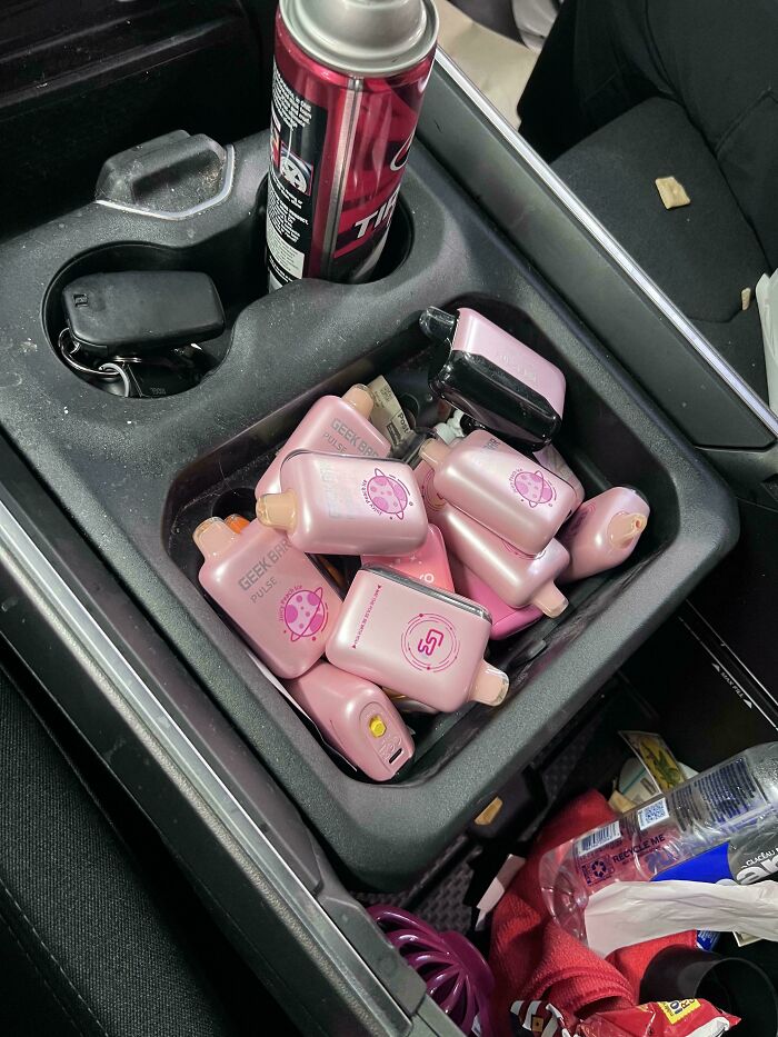 99 Times Car Mechanics Had To Take Pics Of What They Were Dealing With So Others Would Believe Them (New Pics) 99 Times Car Mechanics Had To Take Pics Of What They Were Dealing With So Others Would Believe Them (New Pics)