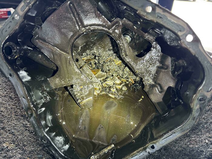 99 Times Car Mechanics Had To Take Pics Of What They Were Dealing With So Others Would Believe Them (New Pics) 99 Times Car Mechanics Had To Take Pics Of What They Were Dealing With So Others Would Believe Them (New Pics)