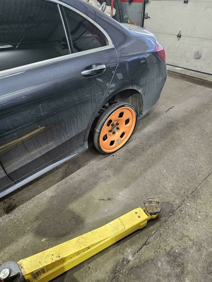 99 Times Car Mechanics Had To Take Pics Of What They Were Dealing With So Others Would Believe Them (New Pics) 99 Times Car Mechanics Had To Take Pics Of What They Were Dealing With So Others Would Believe Them (New Pics)