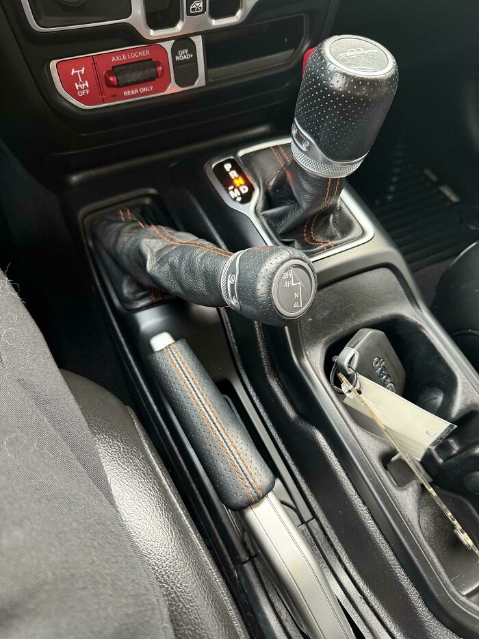 99 Times Car Mechanics Had To Take Pics Of What They Were Dealing With So Others Would Believe Them (New Pics) 99 Times Car Mechanics Had To Take Pics Of What They Were Dealing With So Others Would Believe Them (New Pics)