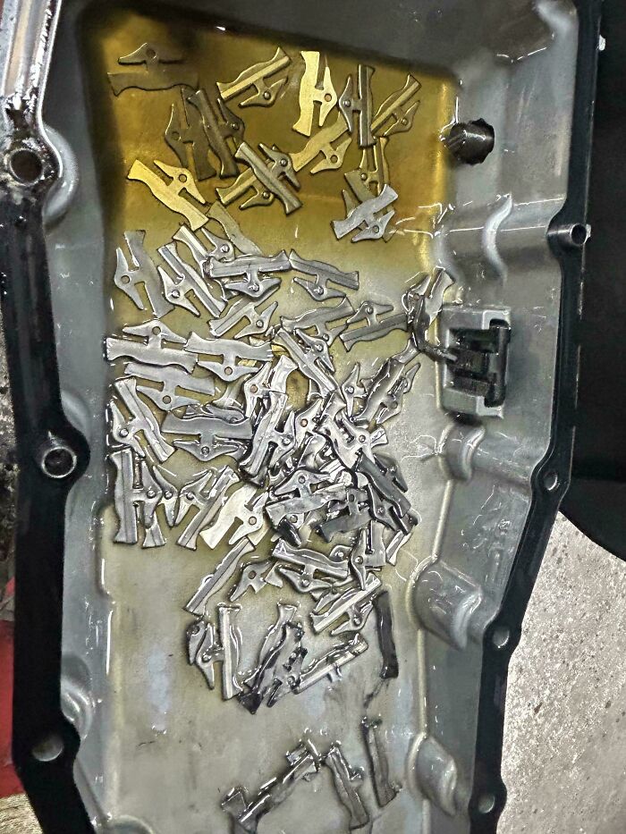 99 Times Car Mechanics Had To Take Pics Of What They Were Dealing With So Others Would Believe Them (New Pics) 99 Times Car Mechanics Had To Take Pics Of What They Were Dealing With So Others Would Believe Them (New Pics)