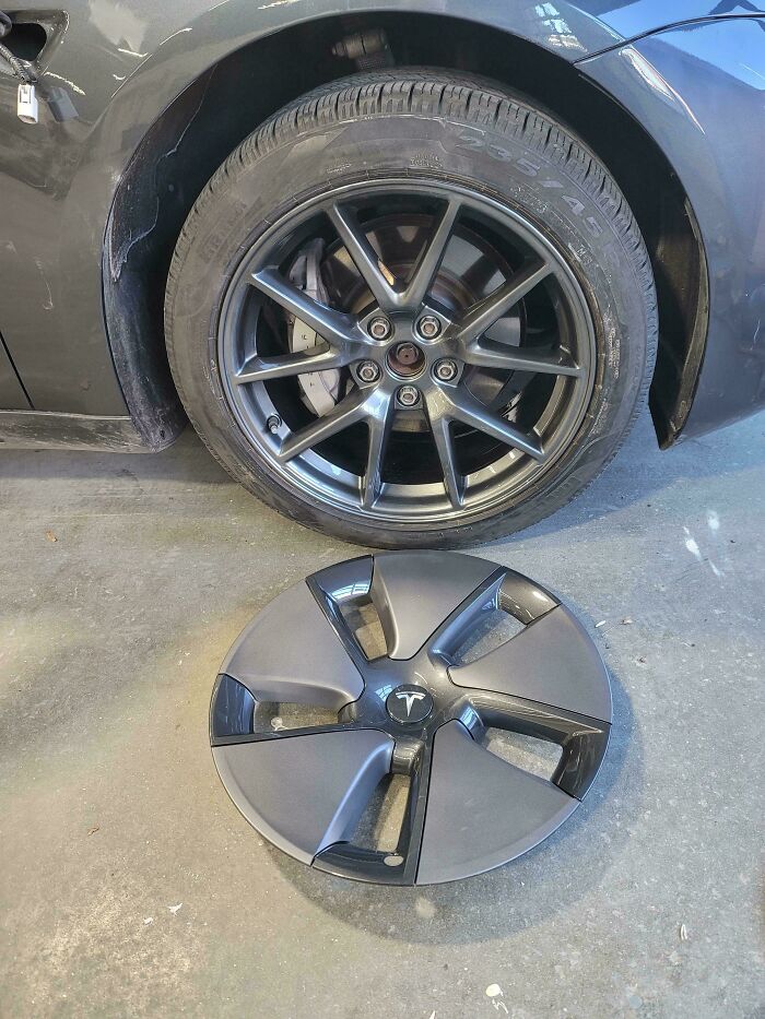 99 Times Car Mechanics Had To Take Pics Of What They Were Dealing With So Others Would Believe Them (New Pics) 99 Times Car Mechanics Had To Take Pics Of What They Were Dealing With So Others Would Believe Them (New Pics)