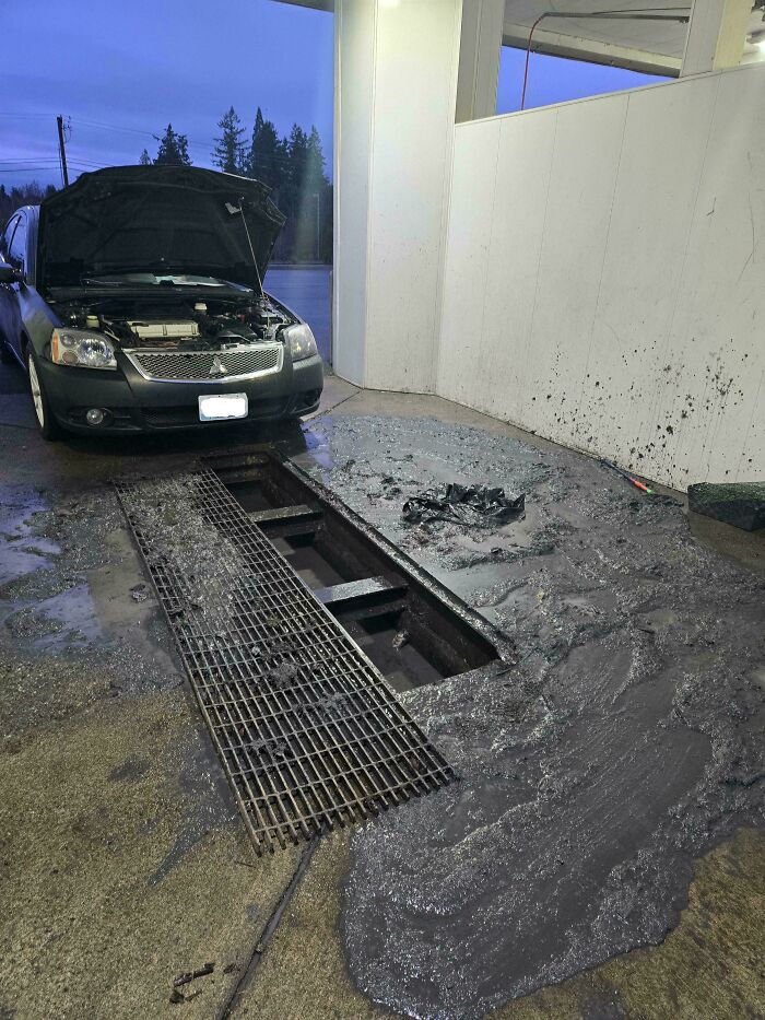 99 Times Car Mechanics Had To Take Pics Of What They Were Dealing With So Others Would Believe Them (New Pics) 99 Times Car Mechanics Had To Take Pics Of What They Were Dealing With So Others Would Believe Them (New Pics)