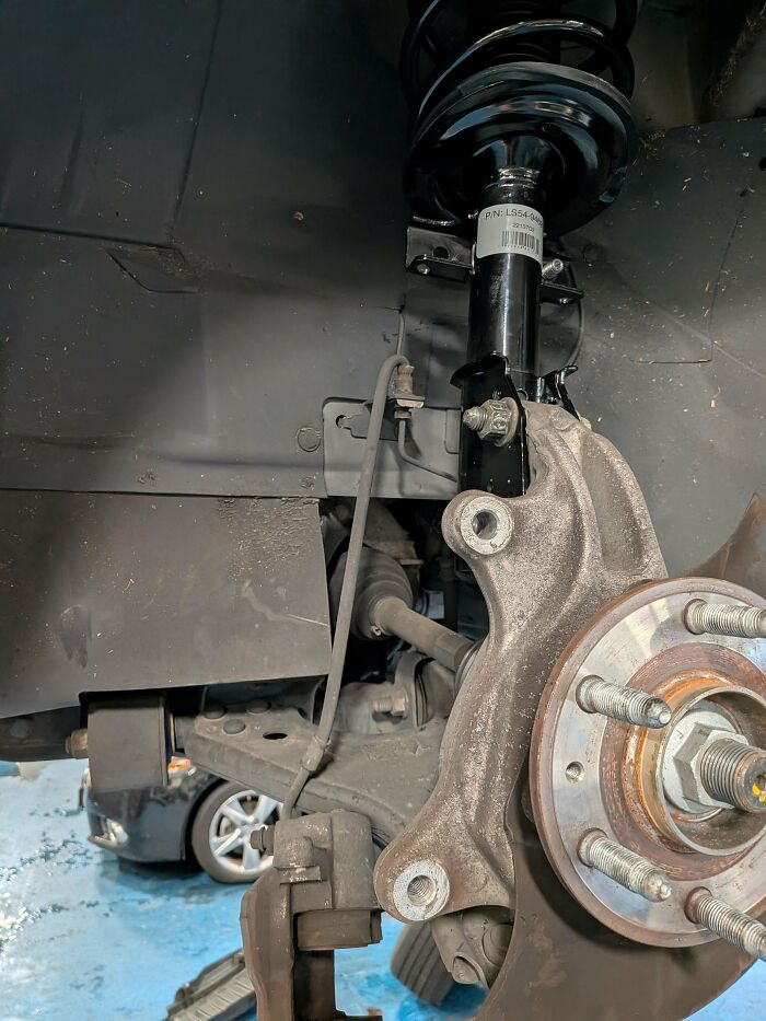 99 Times Car Mechanics Had To Take Pics Of What They Were Dealing With So Others Would Believe Them (New Pics) 99 Times Car Mechanics Had To Take Pics Of What They Were Dealing With So Others Would Believe Them (New Pics)